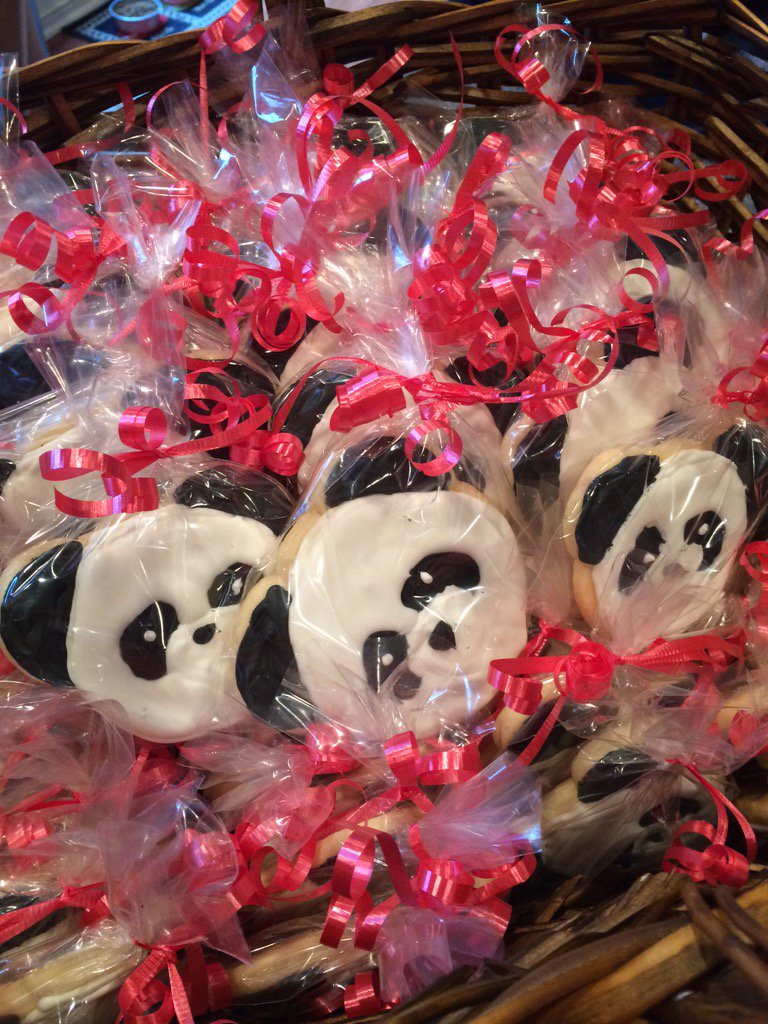 aprilb1971's tweet photo. Adorable Panda cookies for our new Pandas coming to our Carnival tonight #prekindergarten @pennyroades #pennyroadPTA https://t.co/170BgqcvBi