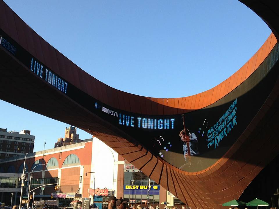 Springsteen_Us's tweet photo. End of the tour (for a little while) #Bruce Springsteen #Brooklyn #TheRiverTour2016 https://t.co/lAy06pffAa https://t.co/5GlBsvEKJS