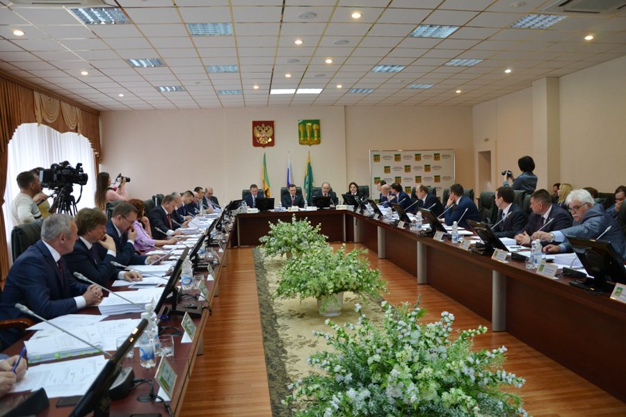 Депутаты приняли решение о присвоении пензенскому скверу имени Льва Ермина - pgduma.ru/news/detail/53…