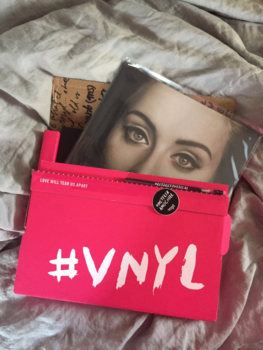 roxymoure's tweet photo. my best friend, @justjackiee, got me this for my birthday and I'm in love 😍. #packagingonpoint #VNYL https://t.co/6CJBqsY4kb