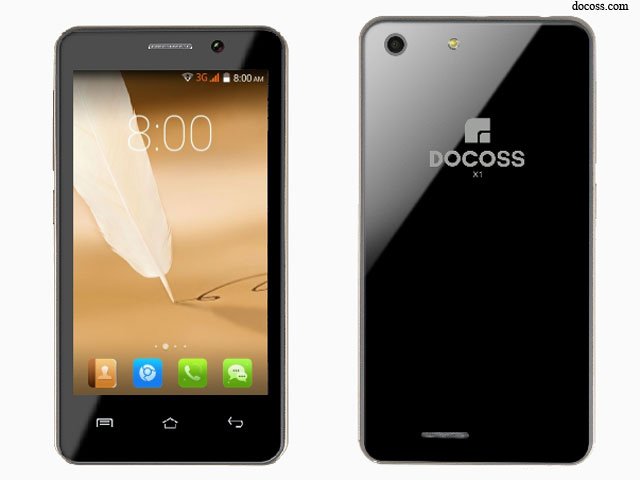EconomicTimes's tweet photo. Is #DocossX1 another Freedom 251 in the making? https://t.co/06EKJTPM6w https://t.co/BpK40hHz4m
