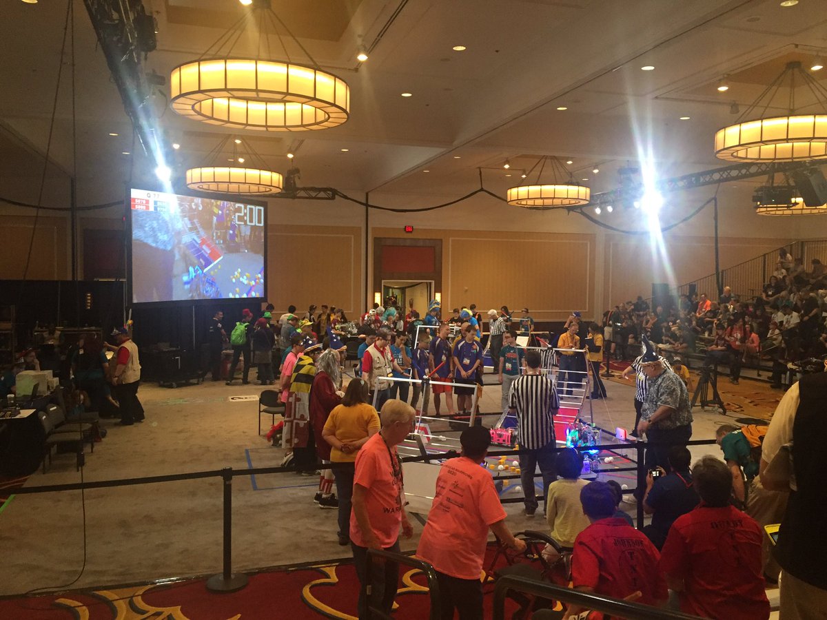 GHS_robotics417's tweet image. Early morning robotics!! What a great day already!#omgrobots #FIRSTChamp