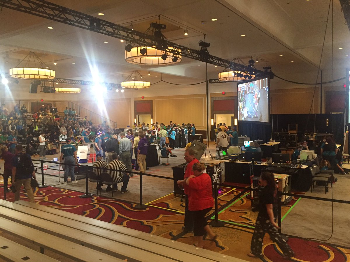 GHS_robotics417's tweet image. Early morning robotics!! What a great day already!#omgrobots #FIRSTChamp