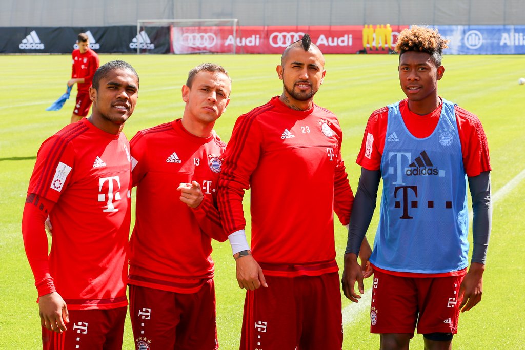 FCBayernEN's tweet photo. These four look like they're about to drop the hottest mixtape of 2016! 🔥 https://t.co/MjN7L0gELC