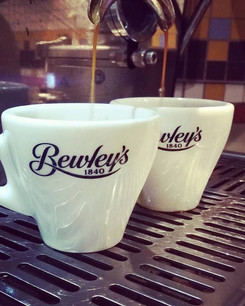BewleysIreland's tweet photo. The devil makes work for idle thumbs. Have a coffee for each hand!
#coffeetime #instacoff… https://t.co/DpeXNbilHF https://t.co/LZ3Ech9oPY