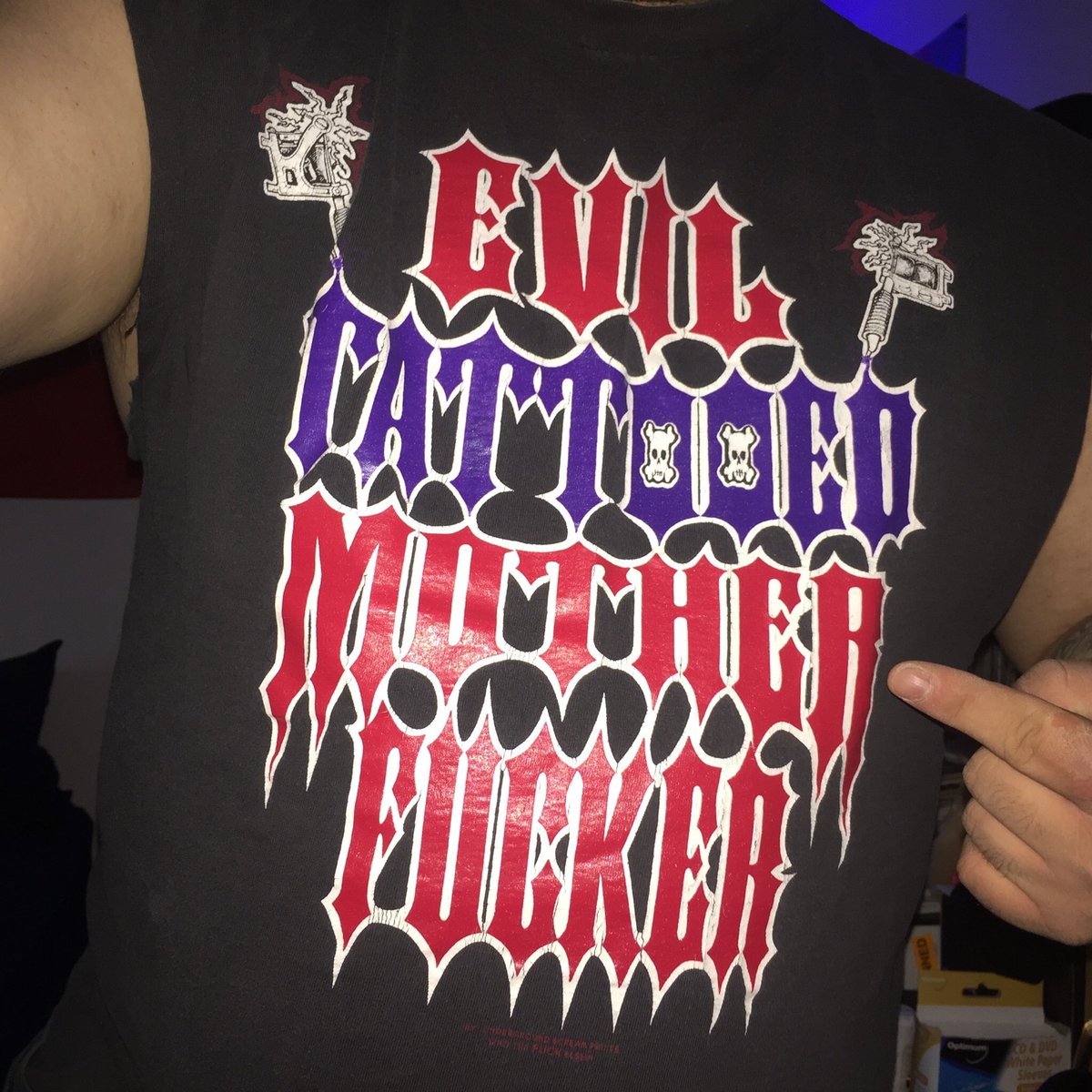 RealJoeyImage_'s tweet photo. Just a friendly shirt of mine :)

#RandomPicDay https://t.co/xwnXtZHlsb
