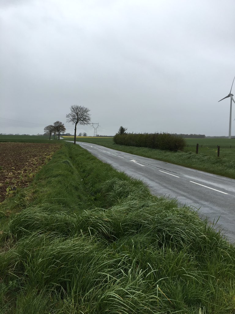 Cl707David's tweet photo. #rsmfordofe Wind, rain and large exposed areas - genuinely impressive to see the guys pushing through for D of E. https://t.co/FoZ8UtXWlT