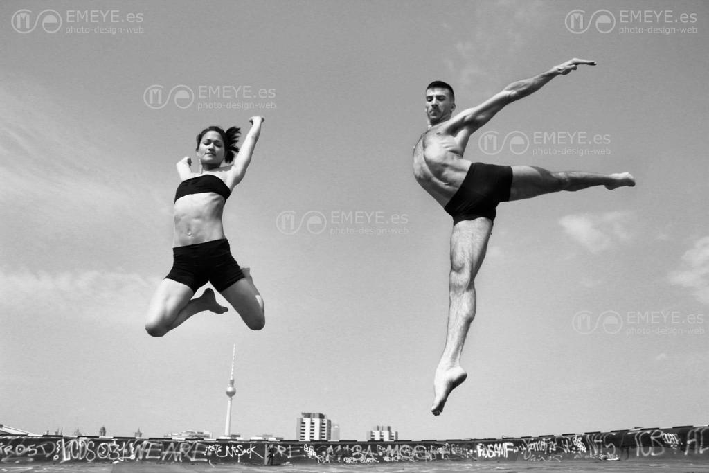 MyEemeye's tweet photo. #FelizDiaMundialDeLaDanza vuela, siente, vive, sueña, danza... https://t.co/iOM4Otj4vz