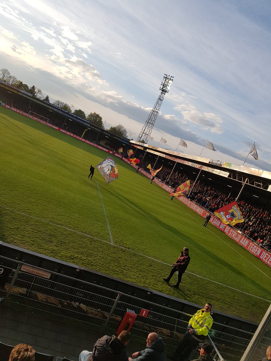 nosurrender65's tweet photo. Super mooi sfeertje! #gaeNAK https://t.co/GVaDO9wnDY