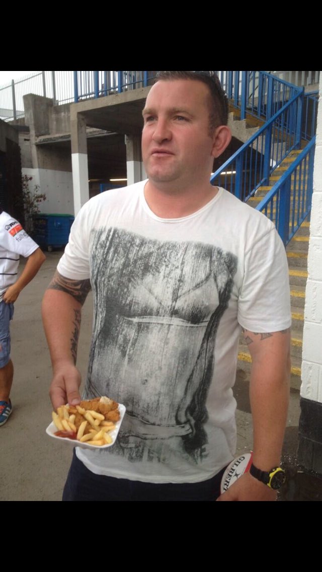 RichbonkJones's tweet photo. @LeeJarvis10 @RCTCouncil ...no rush Jarv! #chipsfriday 😜 https://t.co/b71RxW2ePD