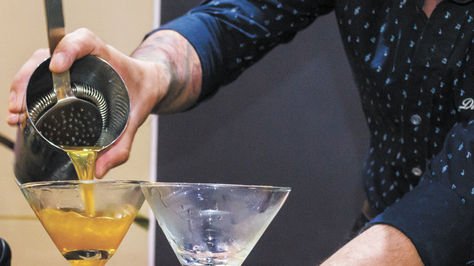 "Un brindis por el promisorio futuro de la coctelería en el país" (Bolivia) 
goo.gl/PYKzbX