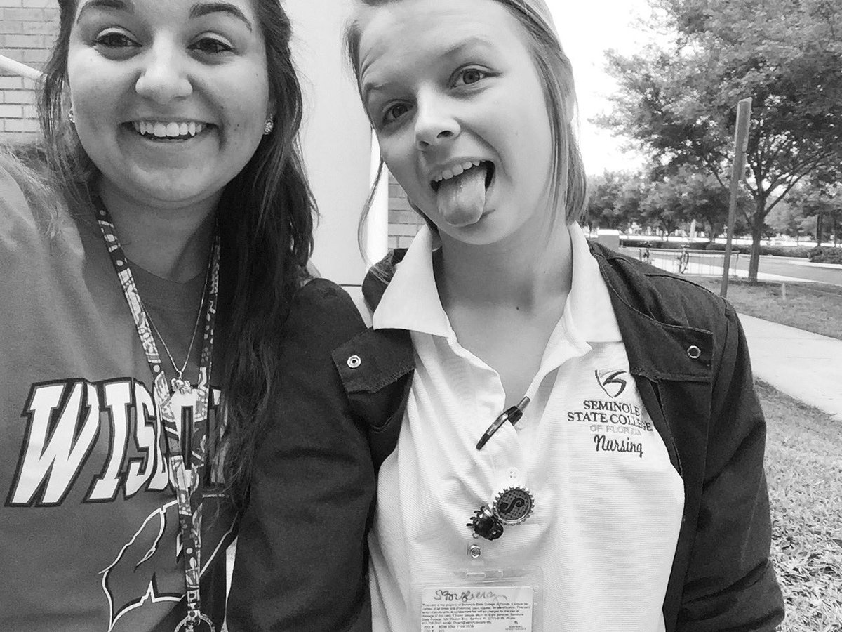 caileychevrier's tweet image. We survived 🙌🏼 #FirstSemesterDone