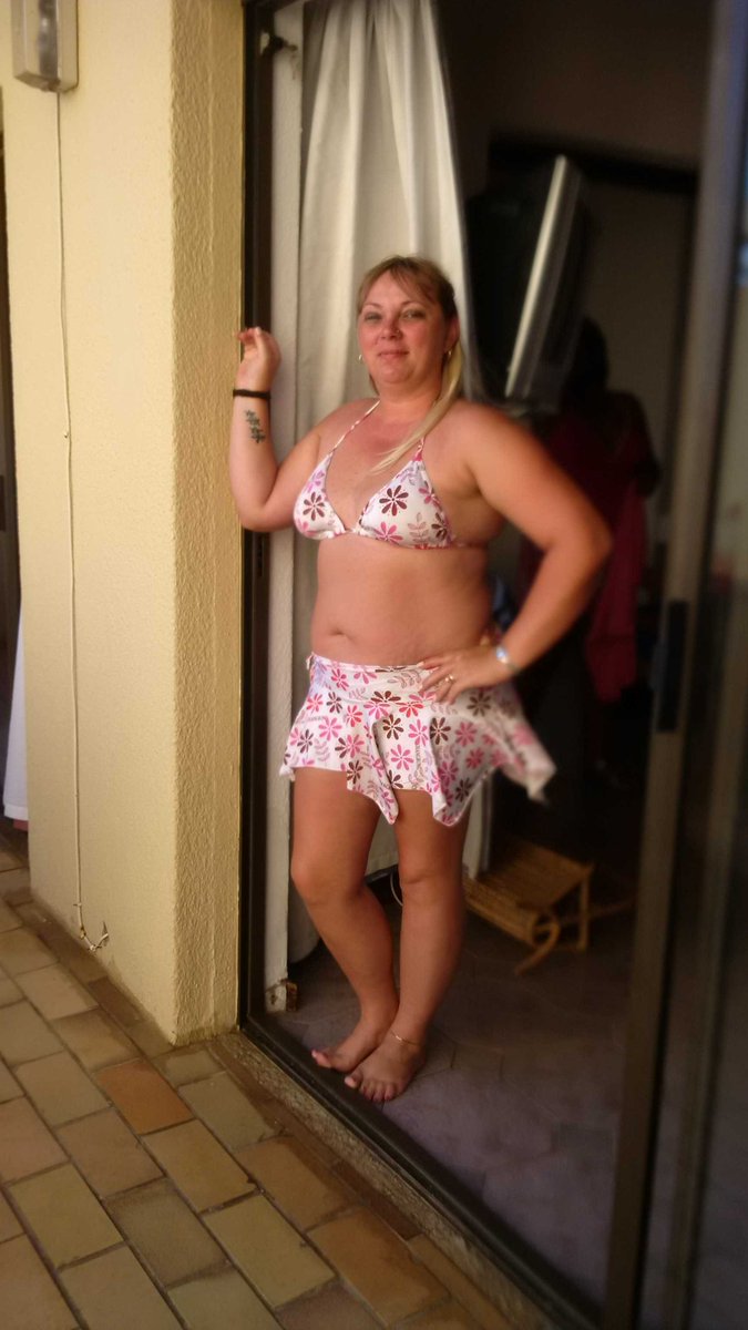 pusyface's tweet photo. Went for a swim in da pool by Palm Sands https://t.co/AhHRNyP45U