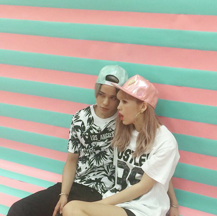 0220nicole's tweet photo. 表紙は2パターン撮ってたよ💫
夏だ夏だ。みんなかってくれる？ https://t.co/7ycCw7nuB0