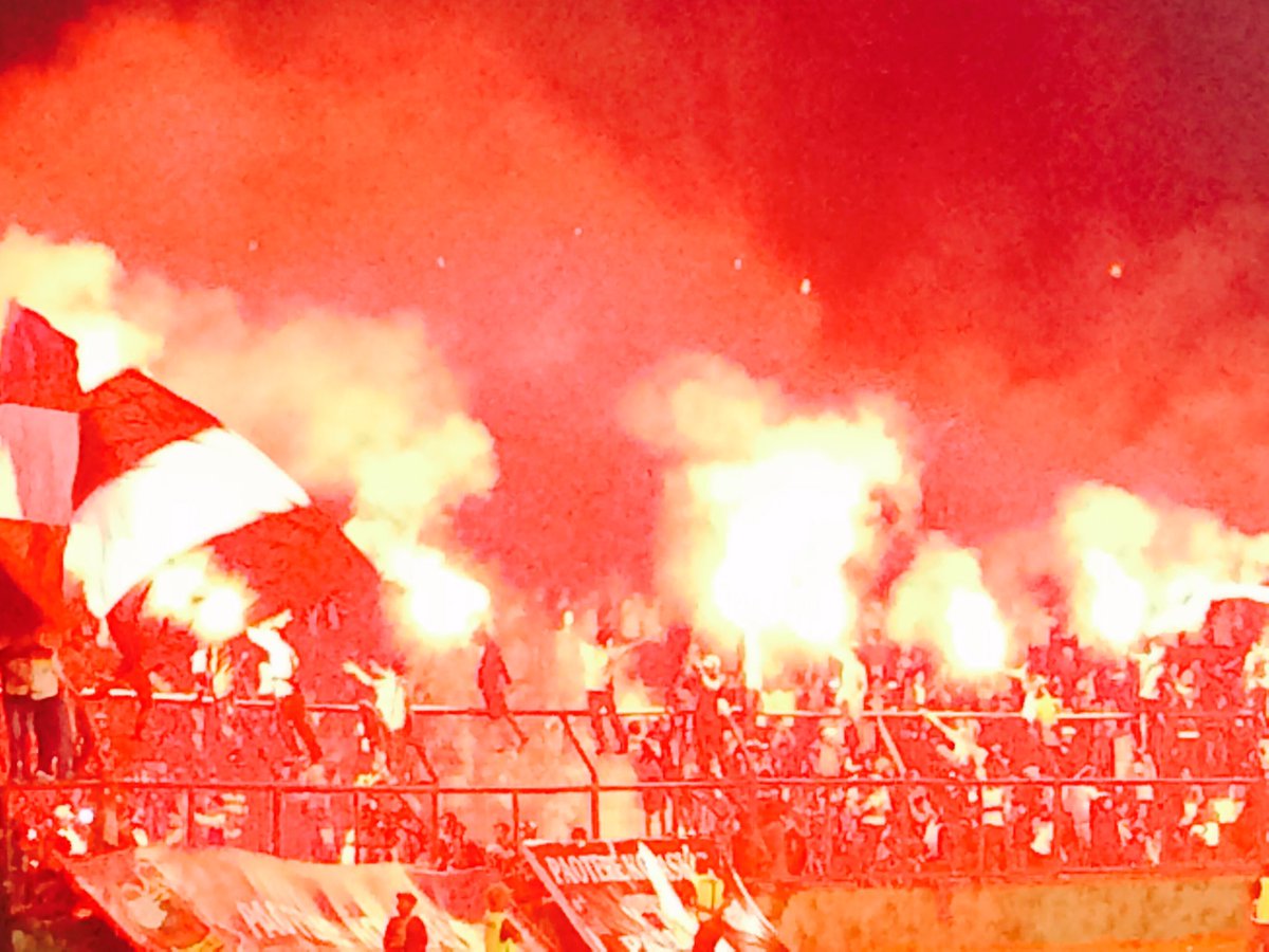 Pertandingan selanjutnya mempertemukan SEMEN PADANG VS PSM MAKASSAR #Ewakkoooo...Paentenggi sirinu PSM'ku