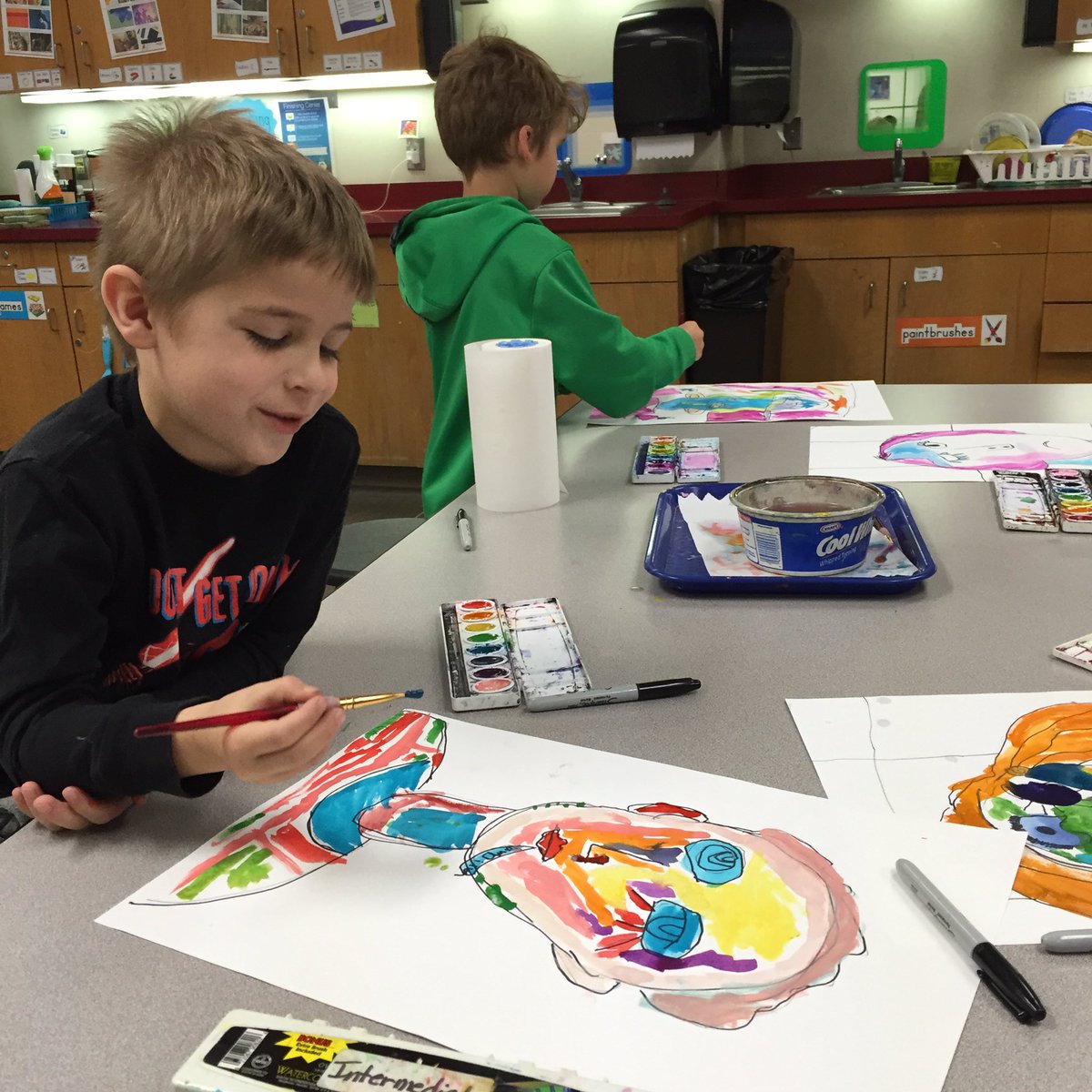 JCSD_WAEart's tweet photo. First graders making cubist self portraits. #mycrazyselfie @JCSD_WAE https://t.co/pzLFYGbT28