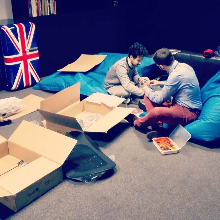 blcreative's tweet photo. Assembly workshop @blcreative 
#new #furniture #enlargement #bricolage https://t.co/s4eb77VwCc