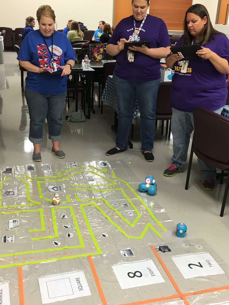 LnobleLydia's tweet photo. #fdeccpanthers learning today @techdlt @ShermanISD @jeepers315 @DowellDeloris https://t.co/CrRmfOgsnD