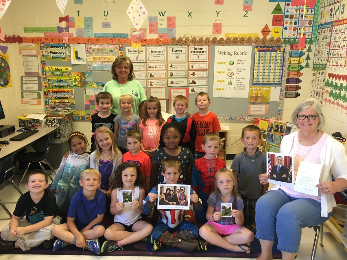 glantongators's tweet photo. Ms. Truitt's class wrote President Obama  @BarackObama and got a great response!  We were so excited! https://t.co/0rDGzRuVsN