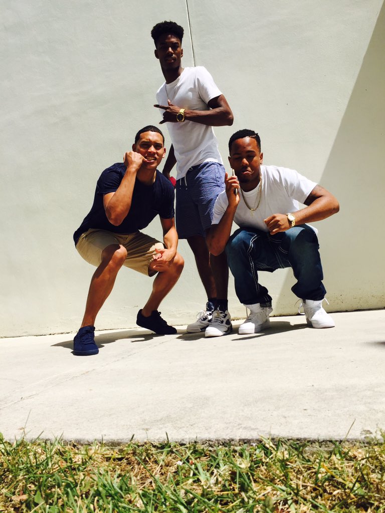 natejohnson_10's tweet image. #GradBash2K16