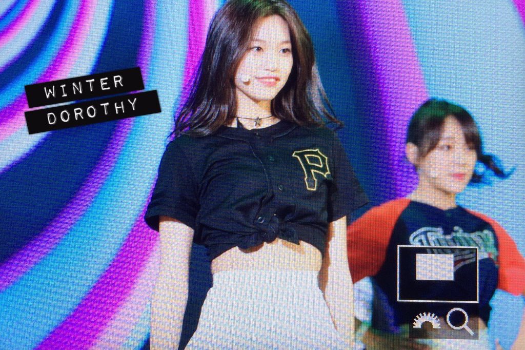 jeonsomi_S2's tweet photo. 심장이 멈춘ㄷ건가 https://t.co/vqDYw2hABZ