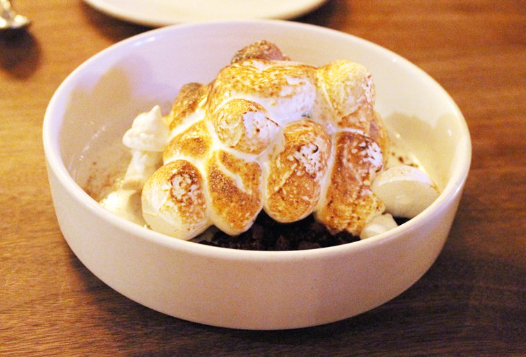 Sweet potato and pine ice cream under a marshmallowy fluff. <a href="/Oro_sf/">Oro</a> tinyurl.com/jhe4232