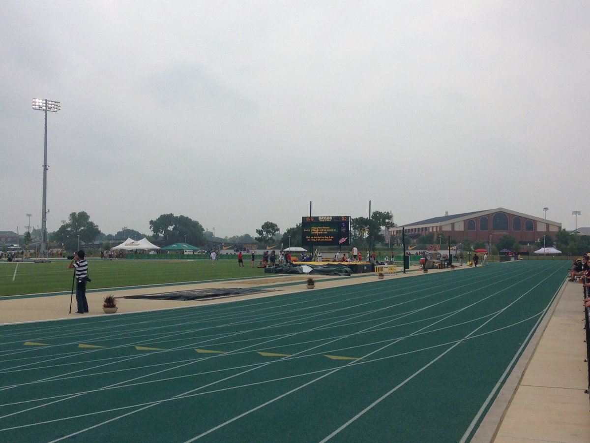 Coach_Luedecke's tweet photo. Good luck to #LTTRACK at regionals #baylor #region2 #6A https://t.co/DMG9TpNbfi