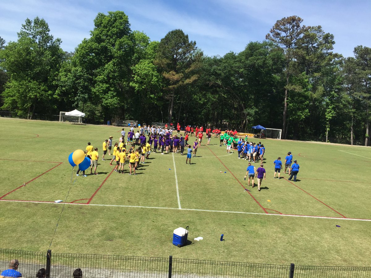 BHSHead's tweet photo. #BHSFieldDay2016 Tug-of-War @BrandonHall_Atl @BHallAthletics https://t.co/FJaJnUoyEp