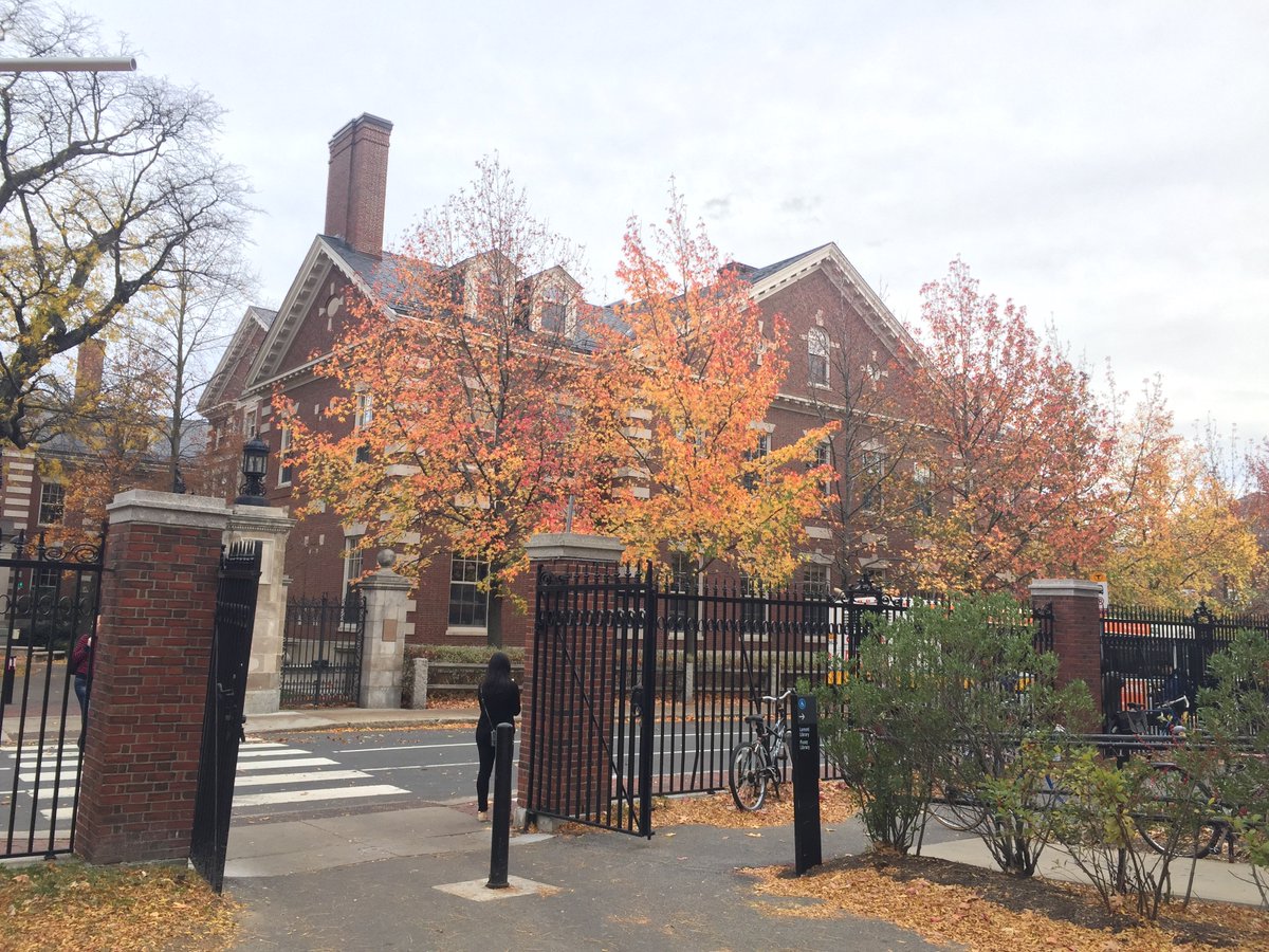 biodamonster's tweet photo. There are so many schools to tour around #Boston including @Harvard and @MIT #WhyILoveBoston https://t.co/es65H9EjT1