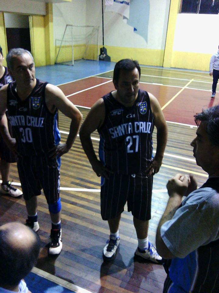 Con amigos en la competencia de la Asoc. Basquetbol Río Bueno. Saludos a todos dirigentes,jugadores y simpatizantes.