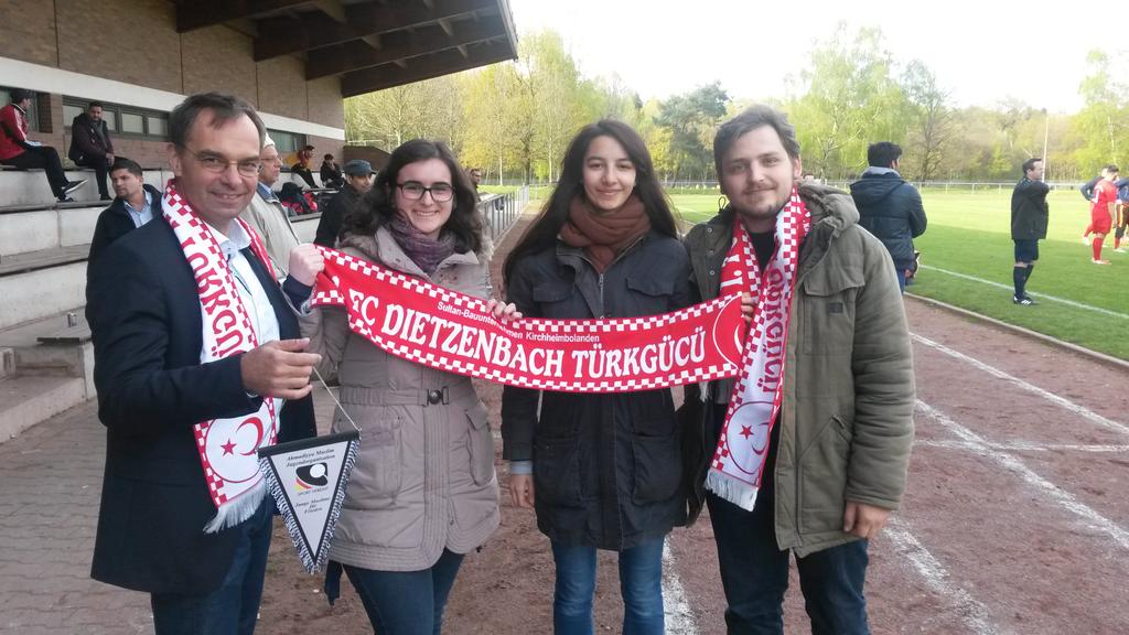 JusosDtzb's tweet photo. Jusos #Dietzenbach beim Fußball gegen Rassismus zusammen mit erstem Stadtrat Dieter Lang. https://t.co/GaYp8nu0Ys