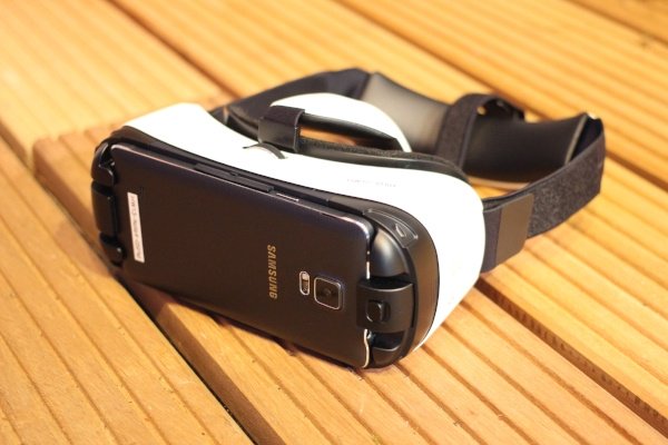 BoodleLoans's tweet photo. The right accessories, no not shoes and bags, technology #GadgetAccessories https://t.co/AHqbKQxLet https://t.co/PZMXD7SsOC