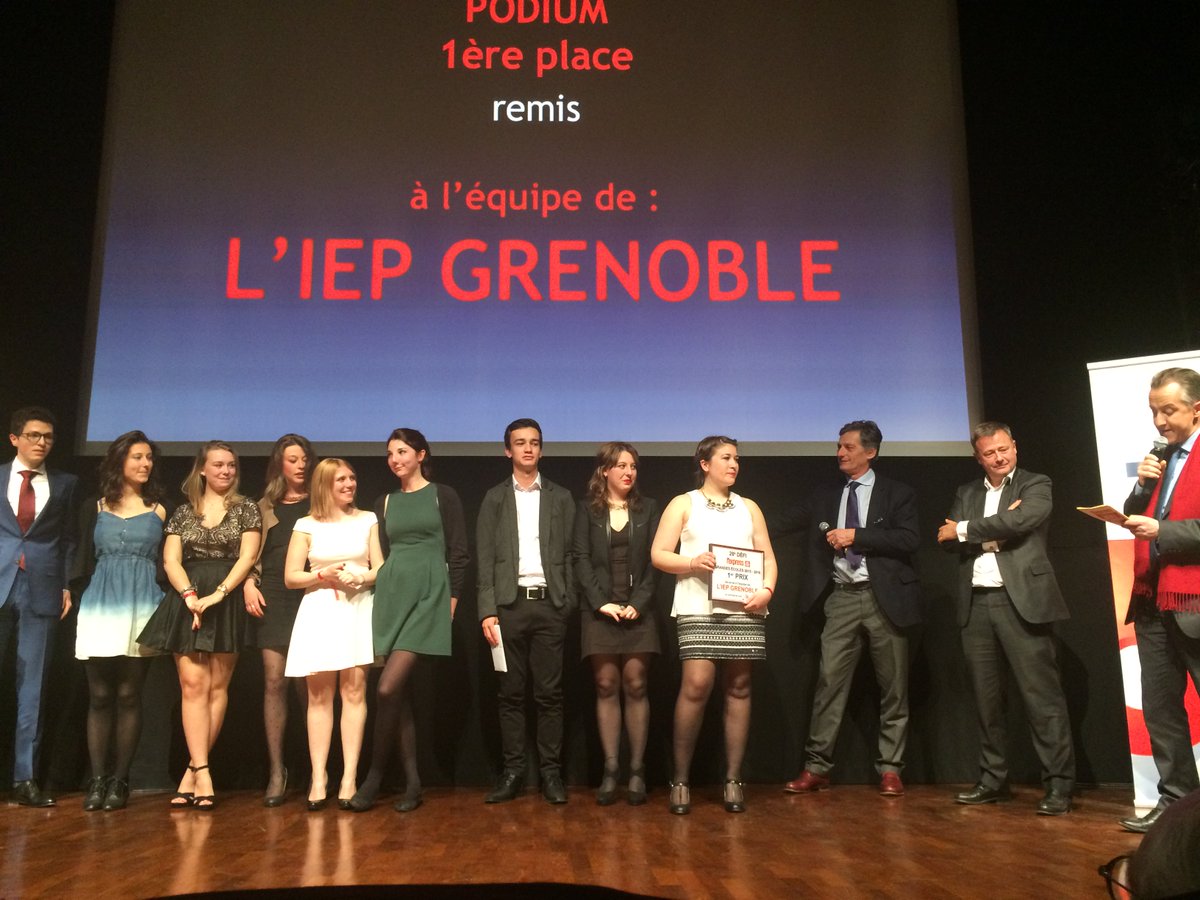 M6campus's tweet photo. Défi Grandes écoles Bravo aux étudiants @SciencesPo38 remis par @ndetavernost! https://t.co/AoAFStDsAE