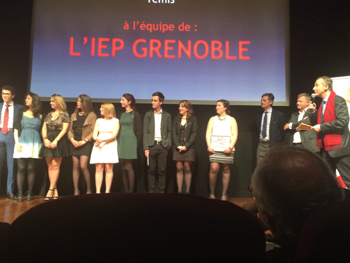 M6campus's tweet photo. Défi Grandes écoles Bravo aux étudiants @SciencesPo38 remis par @ndetavernost! https://t.co/AoAFStDsAE