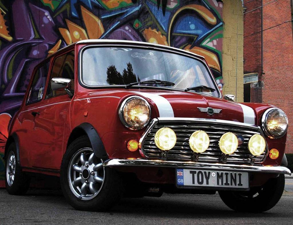 oldcar_photo's tweet photo. Simpatic ca o jucărie. #MINI #cooper #theoriginal #classiccar #iconicdesign #MrBean #oldcar #carsonig #carsoninstag… https://t.co/IA5oQJc00I