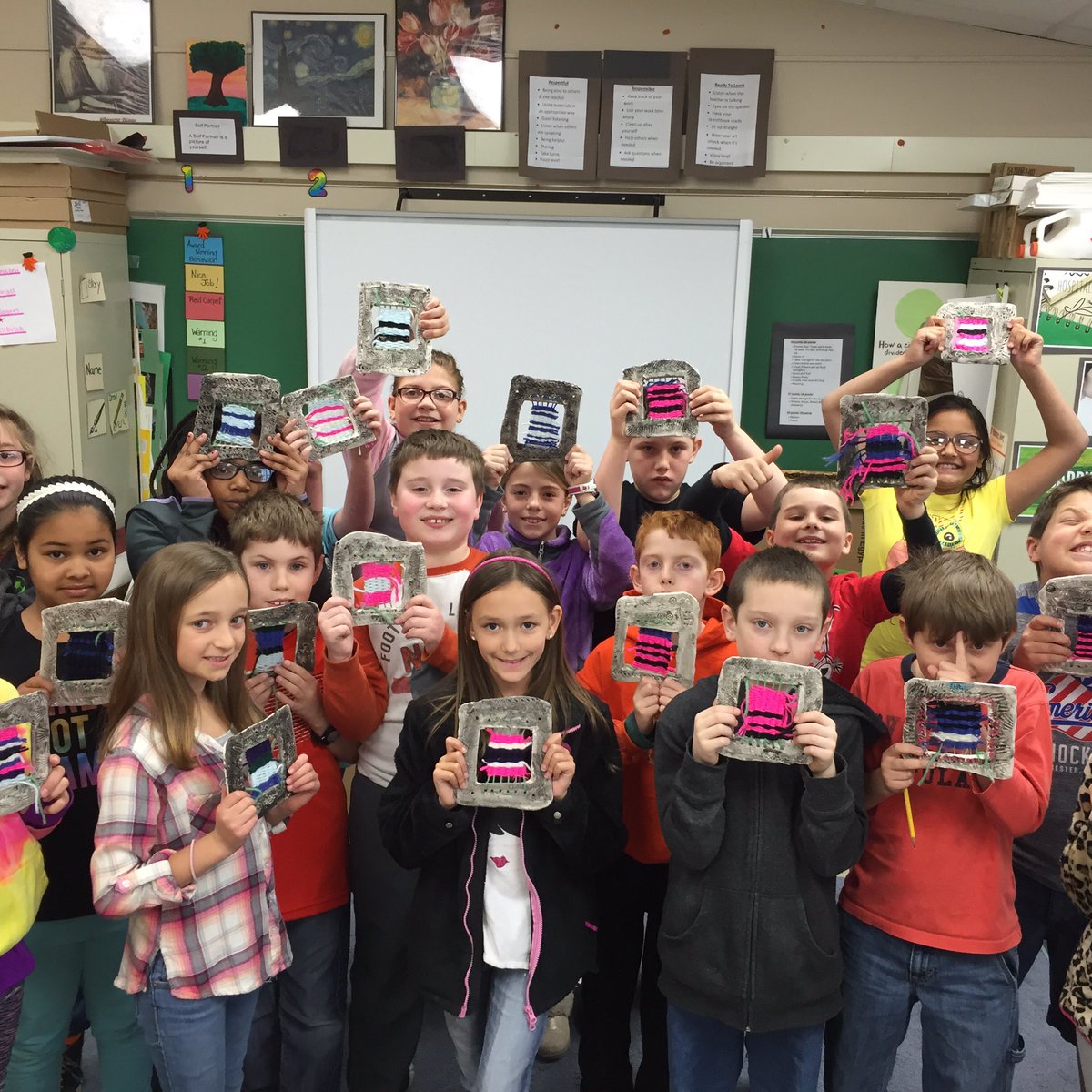 MrsLawrence7's tweet photo. Students have PRIDE in their work! Finished weavings! @PaddyHillTweet @GreeceCentral @GCSDsuper https://t.co/JdiFmcAnuB