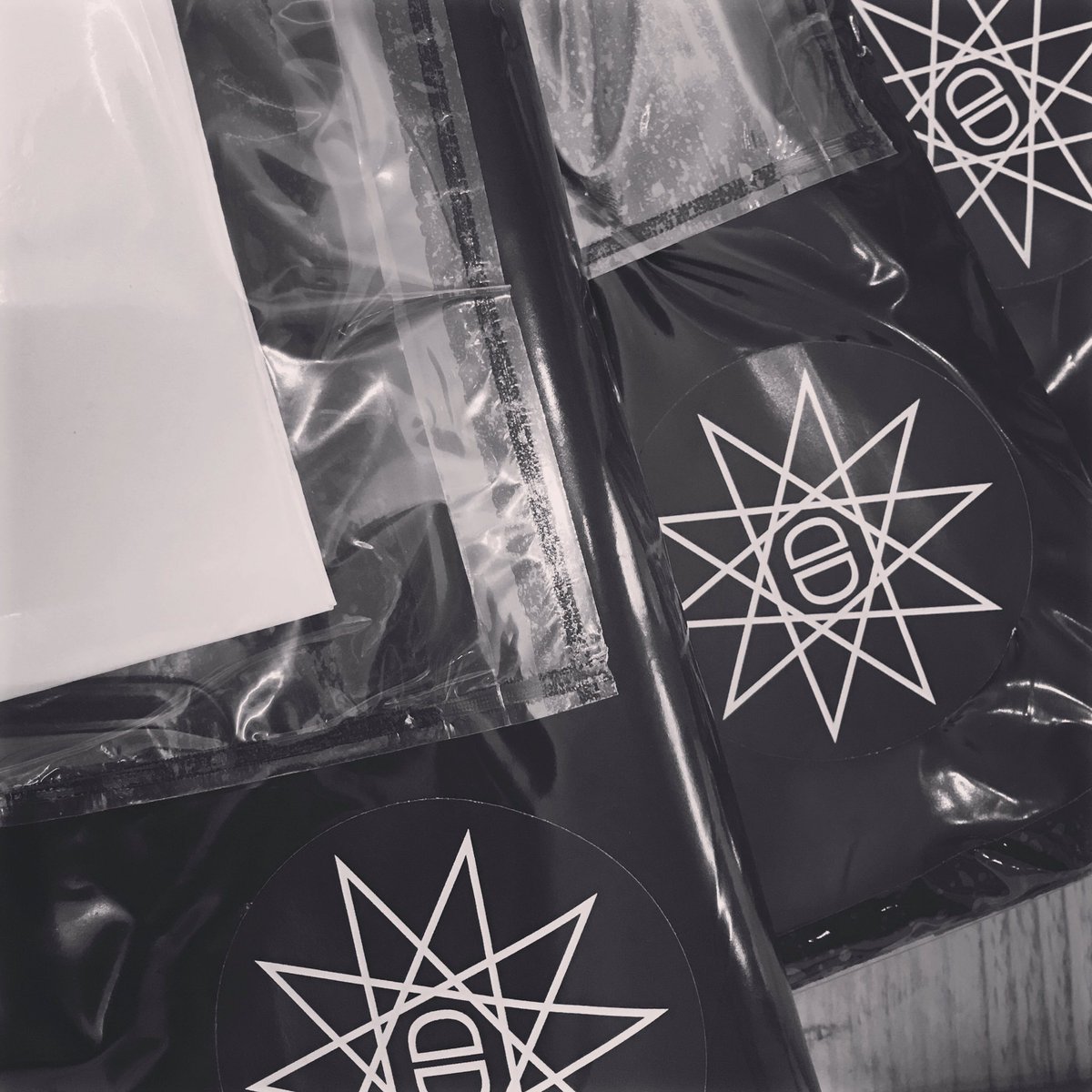 derangeduk's tweet image. 20% OFF ALL WEEKEND! Discount code: BANK ☠ WE SHIP WORLDWIDE! 🌍