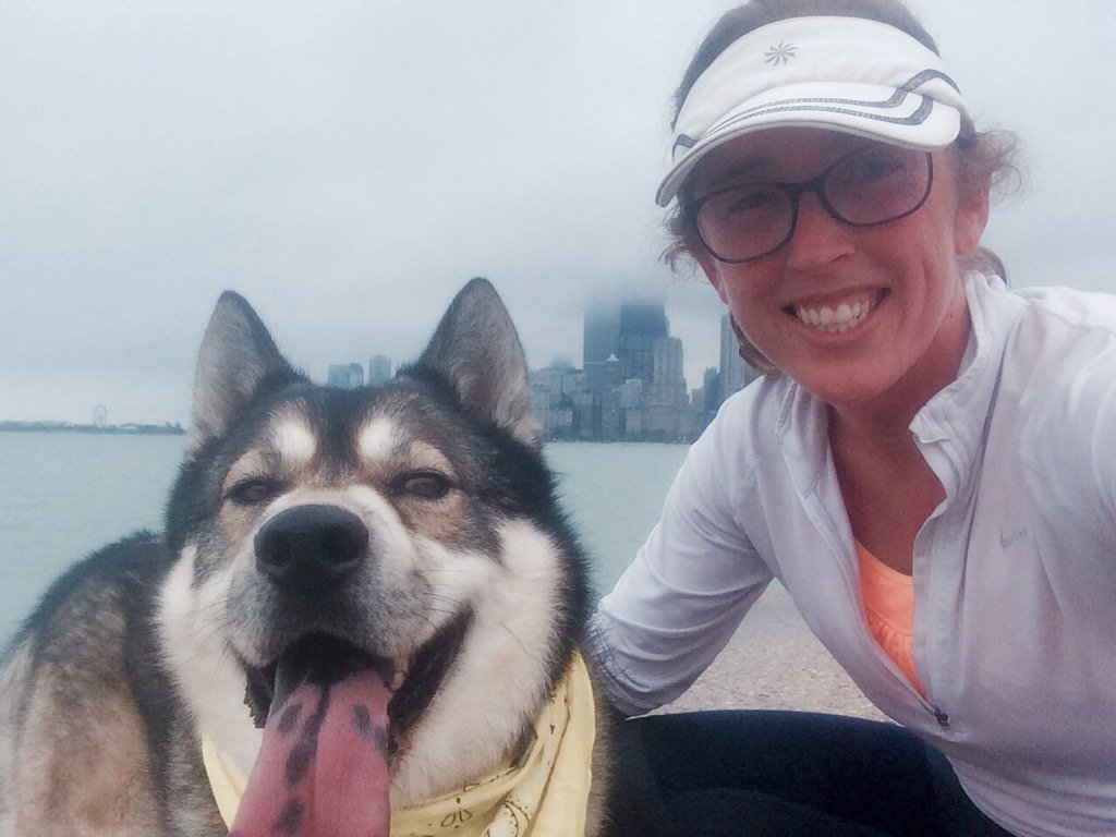 JuliaPederson's tweet photo. Warm enough to run? Warm enough! #spring #runchi #mydogissohappy #runningdoc @CARARuns @runnersworld @oiselle_team https://t.co/4rA46R9yez