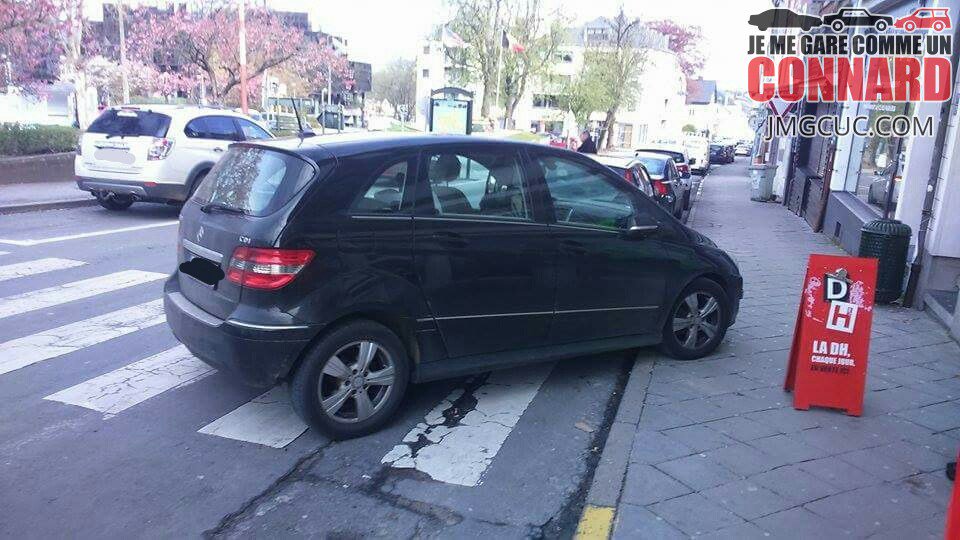 Connardeur's tweet photo. #Mercedes en #Freestyle à #Arlon https://t.co/ENFWWHrj4q #Belgique #DeTravers #EnDiagonale #SurLeTrottoir https://t.co/dte4qTGtBg