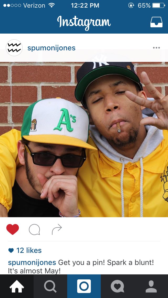 CourtOfficial_'s tweet photo. #rp with the boy @J_Rios30 from @SpumoniJones get your pins folks #DankHill https://t.co/YV03zt7A6o