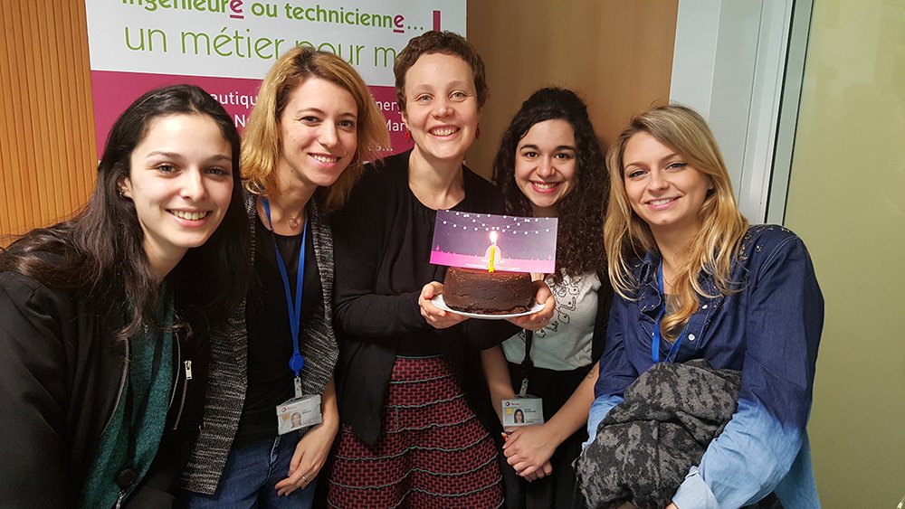 Ellesbougent's tweet photo. Aujourd'hui on a fêté un anniversaire chez @Ellesbougent! Nous espérons vous voir pr le prochain! ;) #10ansEB #26mai https://t.co/DGUte3lo0v