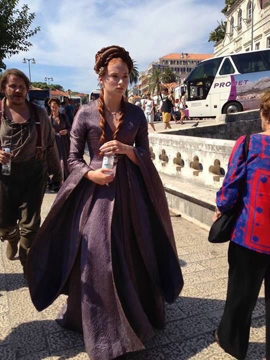 Sansa Stark in 4x02 - purple suits her so good - HAIR - almost outshined  the bride