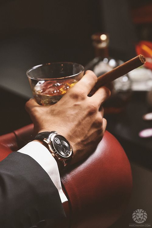 cigarhunk's tweet photo. Weekend is here... Are you ready for it? #cigars #cigar #cigarlife https://t.co/25rywAn33k