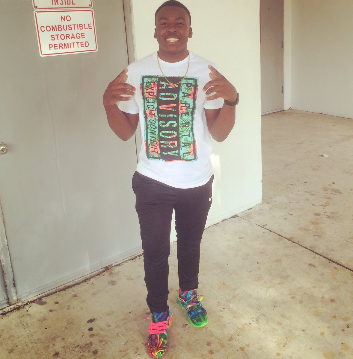 Jboi34's tweet image. #Gradbash2k16 🤘🏾😈