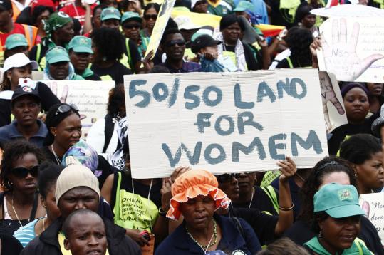 AlexandreSeron's tweet photo. (T)welcome § thanks to join #PeasantsStruggle in #WestAfrica #MyLandMyLife #LandRightsNow #FFGROW #GROWcampaign https://t.co/oxxsv7X3GN