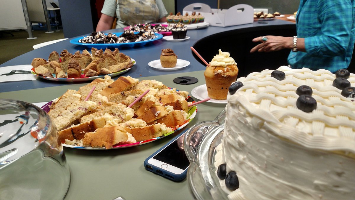 NeoNova_NNS's tweet photo. What's super awesome to do on a #Friday? How about a Cupcake Competition at NeoNova HQ! #cupcakebattle #cupcakewars https://t.co/gOAkbipX83