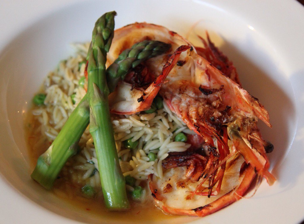dwinloes's tweet photo. Butter Poached Jumbo Prawns w/Saffron Shrimp Sauce #dwilliamcooks #bigassshrimp https://t.co/aGWbeD7ztS