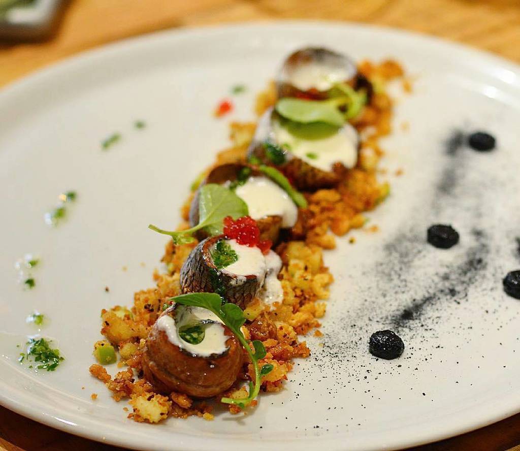 foodb0t_tweets's tweet photo. La #imagendeldia es del #chef #cheflife @danielarbos para @revista_gourmet_vzla #Sevilla @torresygarcia_ #comidap… https://t.co/WoVQhwtepj