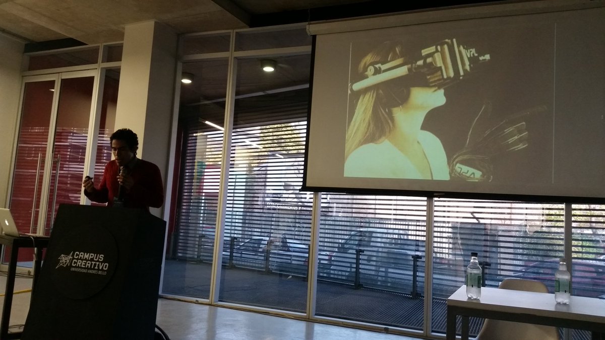 RECOMspa's tweet image. Conferencia de #RealidadAumentada y #RealidadVirtual en la #UNAB #santiago #chile #AR #VR