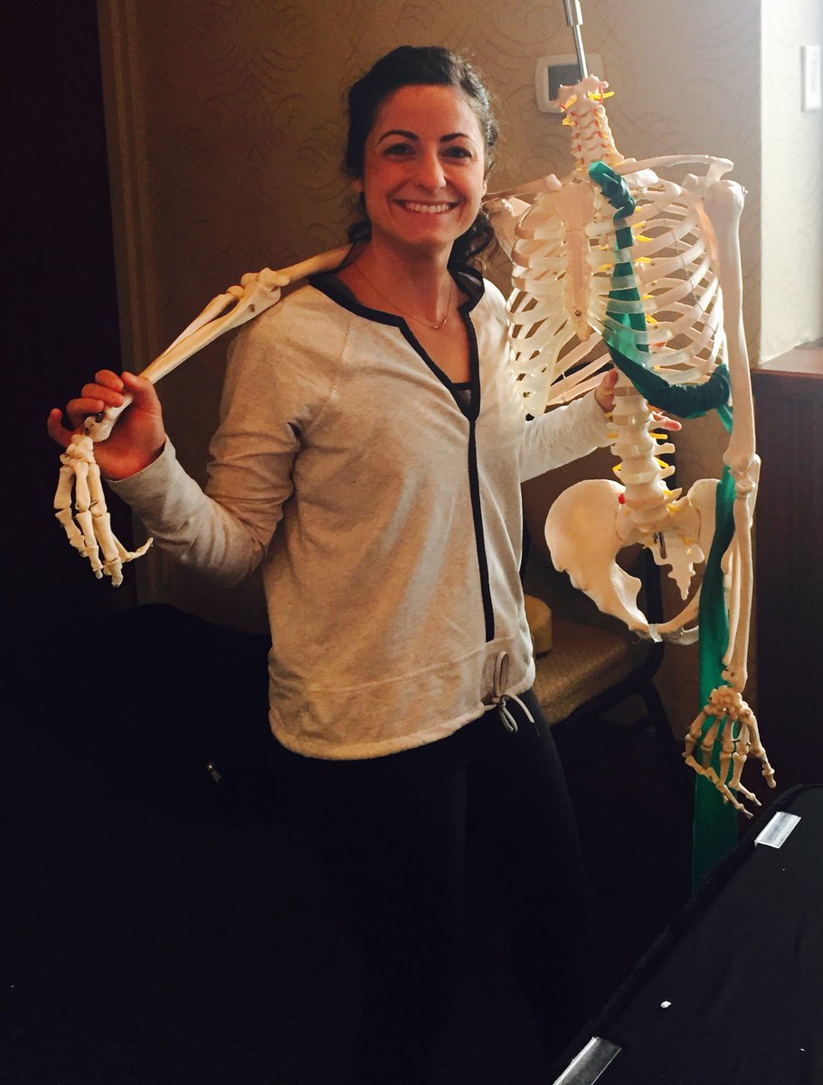 DrSusieG's tweet photo. My friend the skeleton 😂 #loverofknowledge #anatomygeek #fun https://t.co/bME7cmxsXn